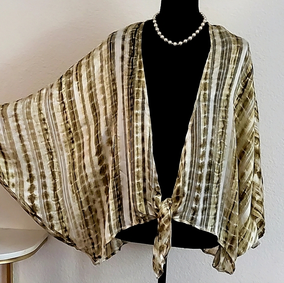 Green Silk-like Topper - Picture 2 of 3